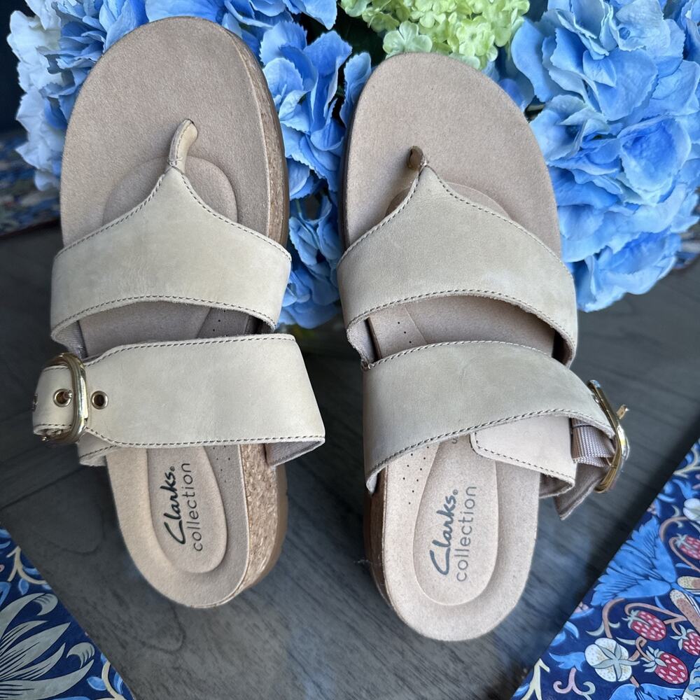 Clarks Women's Beige Nubuck Buckle Sandal Size 6 M Cloud Comfort